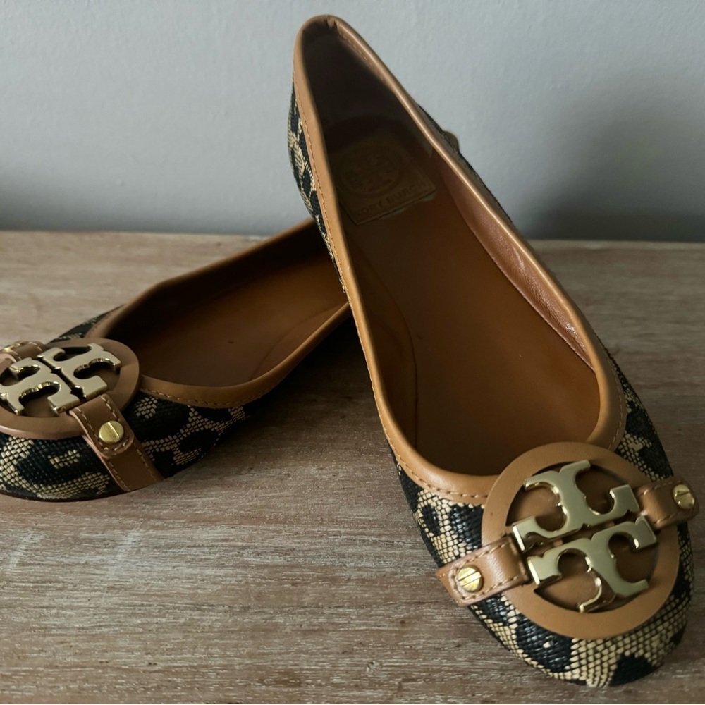 Tory Burch Women's Black and Tan Flats